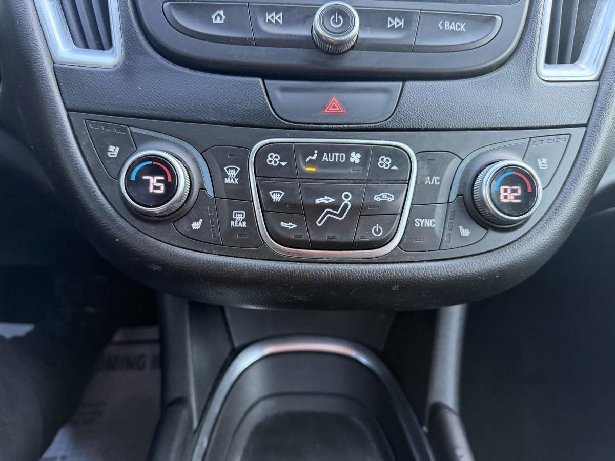 Used 2016 Chevrolet Malibu Premier image 32