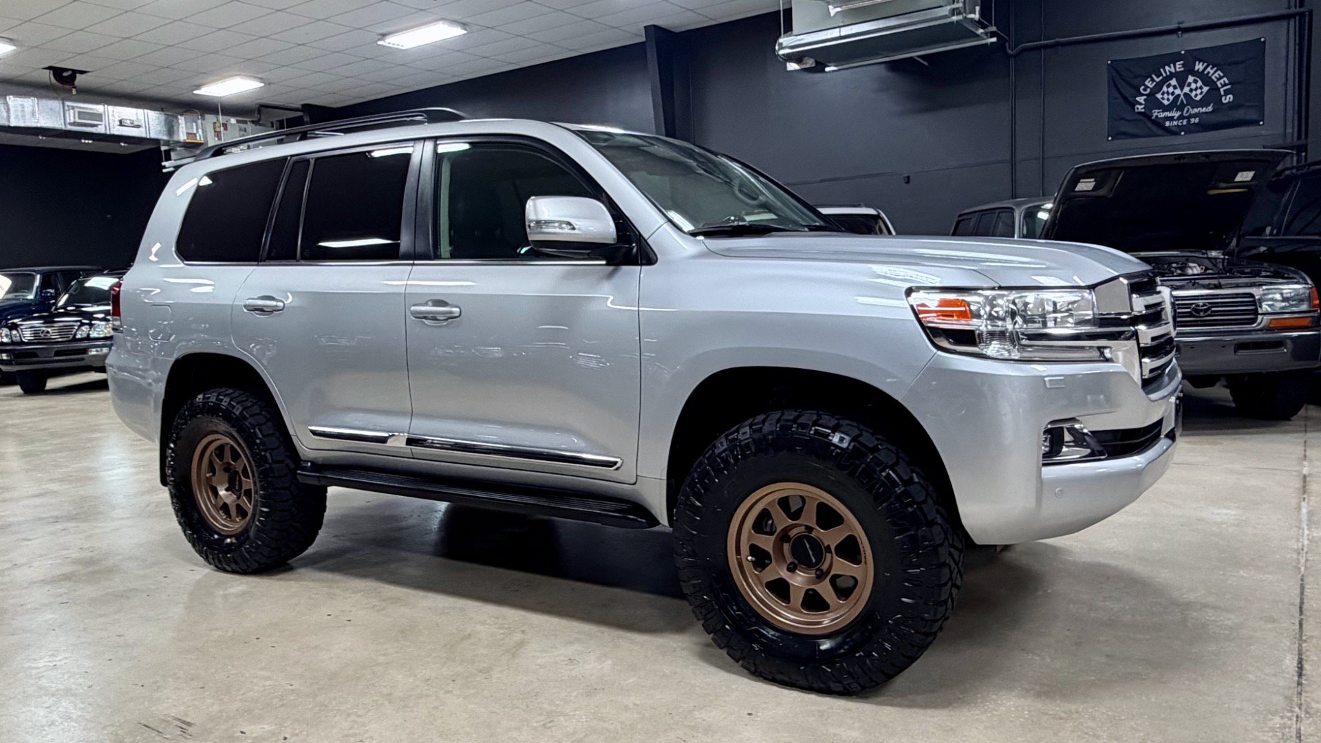 Used 2016 Toyota Land Cruiser AWD/4WD image 11