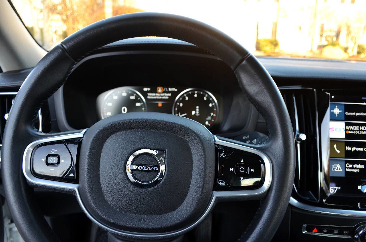 Used 2022 Volvo S60 B5 Inscription image 23