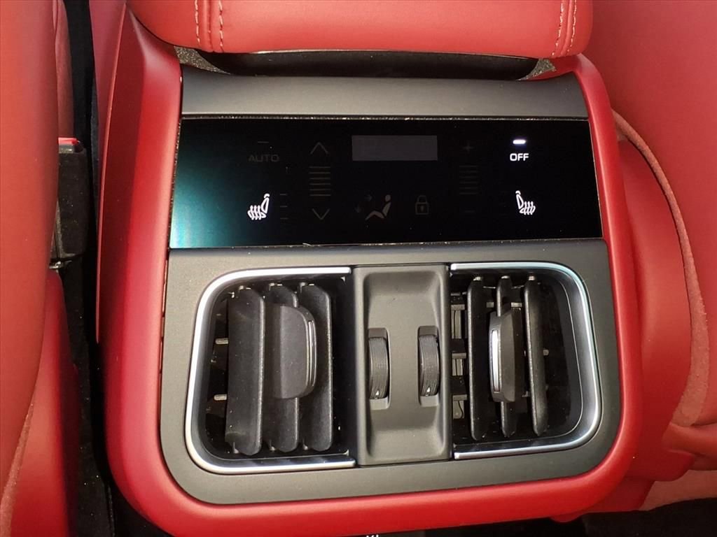 New 2026 Maserati Grecale Modena image 13