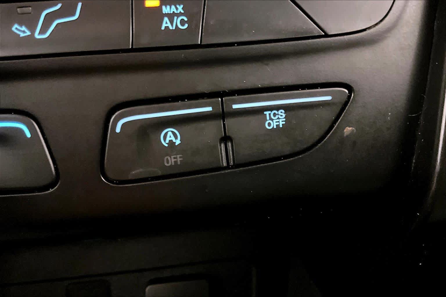 Used 2017 Ford Escape SE w/ Equipment Group 201A FWD image 31