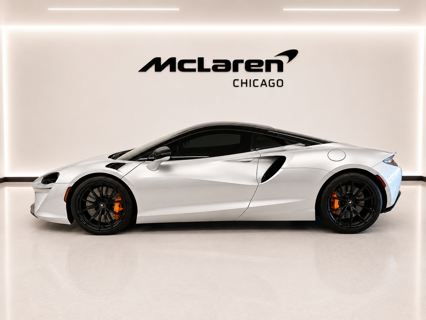 Used 2023 McLaren Artura RWD video 1