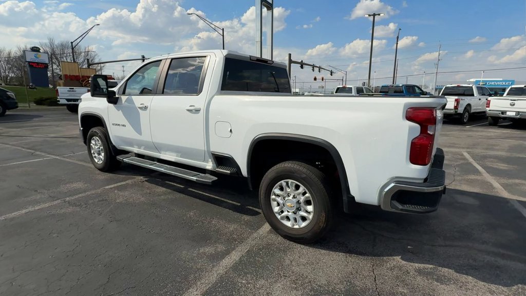 Used 2024 Chevrolet Silverado 2500 LT AWD/4WD image 6