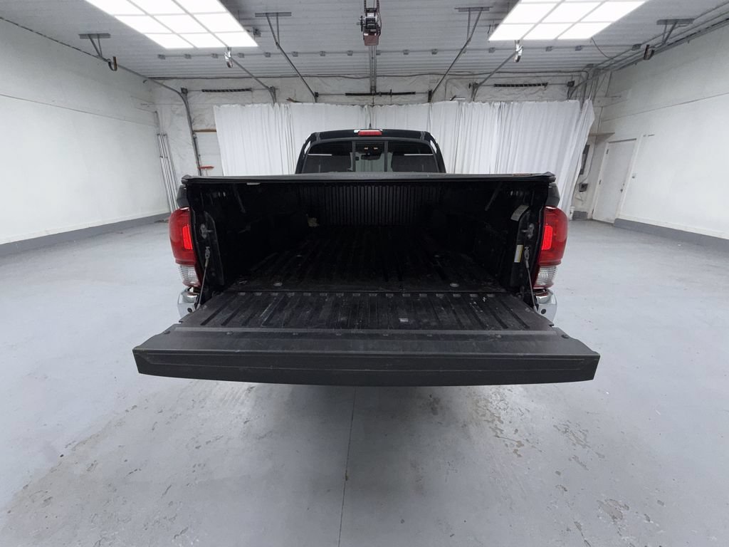 Certified 2019 Toyota Tacoma SR5 AWD/4WD image 16