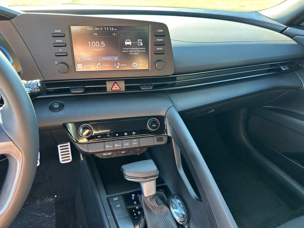 New 2026 Hyundai Elantra Sport FWD image 28