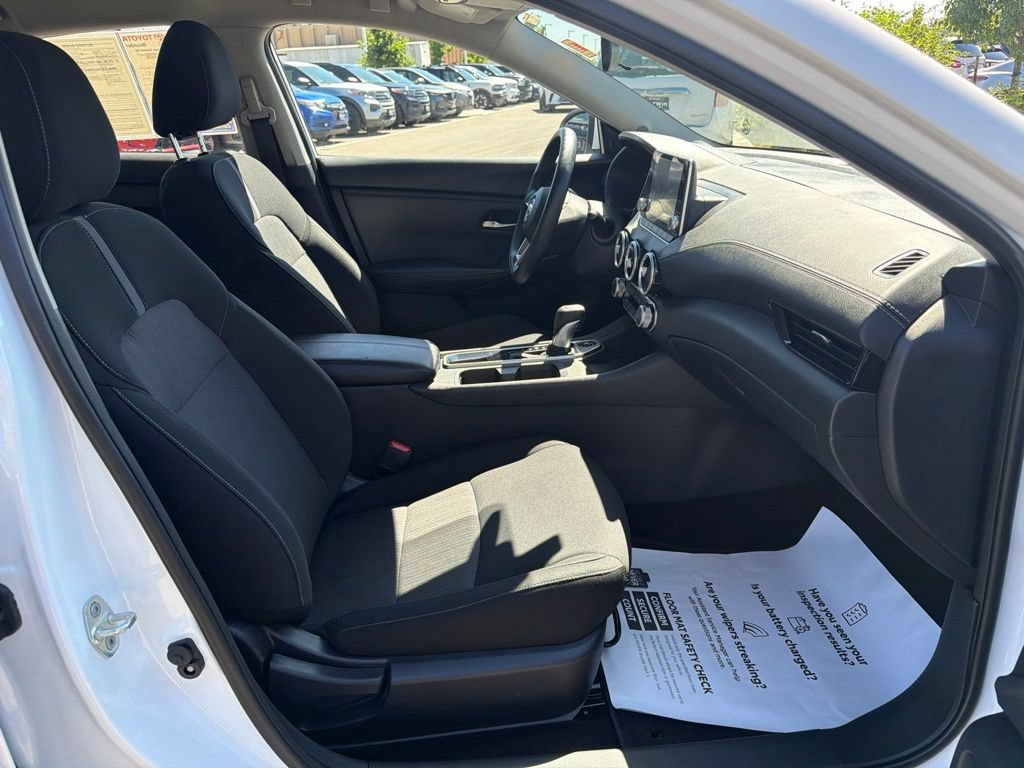 Used 2025 Nissan Sentra SV FWD image 11