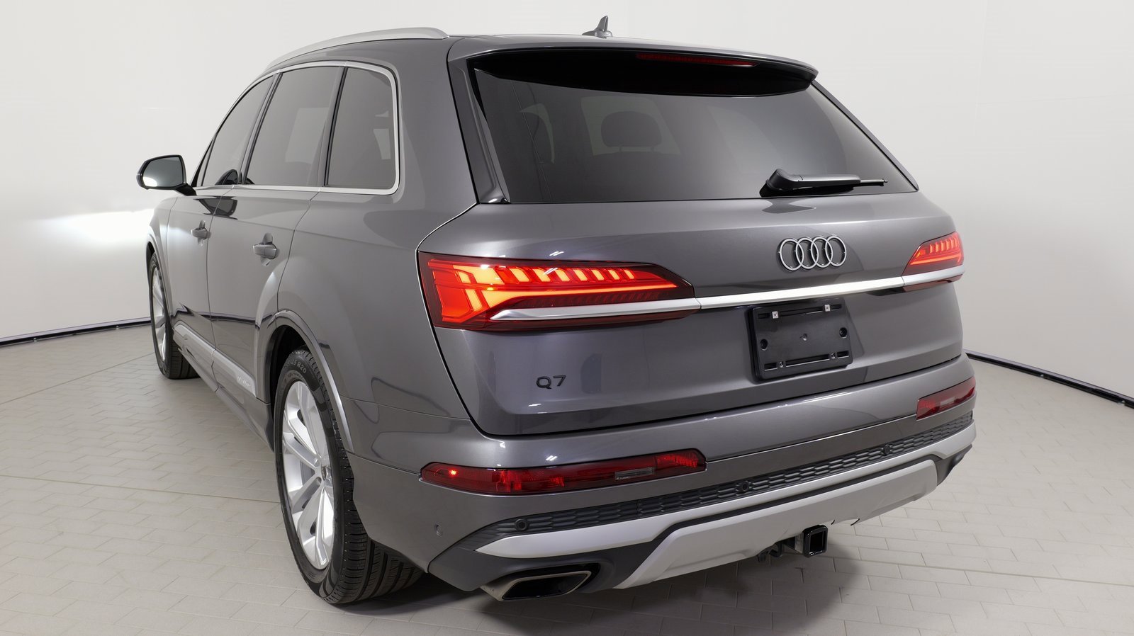 Used 2025 Audi Q7 3.0T Prestige w/ Prestige Package image 13