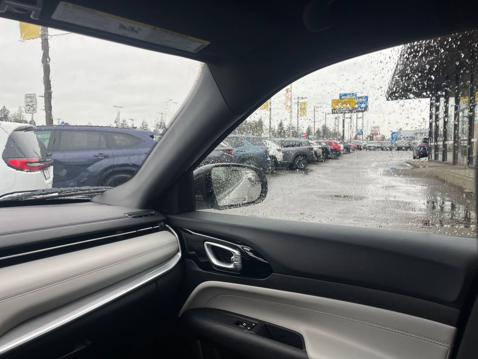 Used 2025 Jeep Compass Limited image 36