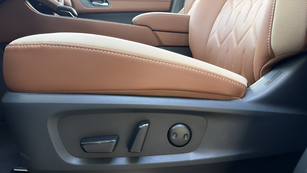 New 2026 Nissan Pathfinder Platinum AWD/4WD image 17