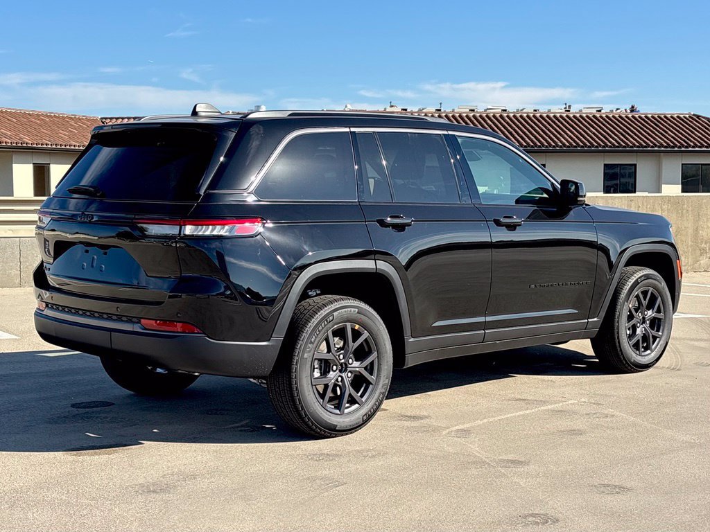 New 2027 Jeep Grand Cherokee 4WD image 3