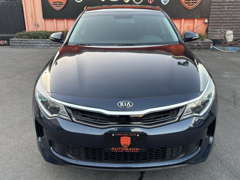 Used 2018 Kia Optima Premium w/ Convenience Package FWD image 2