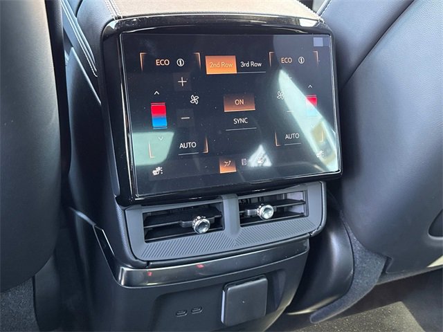 New 2026 Cadillac Vistiq Luxury w/ LPO, Floor Liner Package image 17