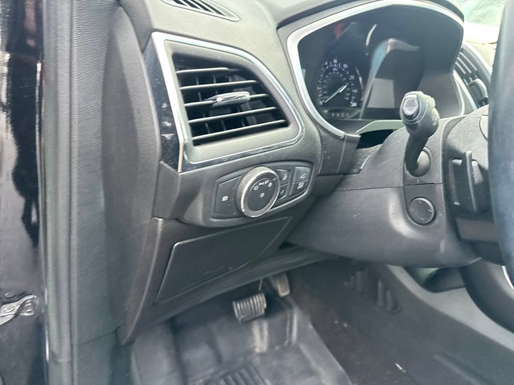 Used 2019 Ford Edge Titanium AWD/4WD image 15