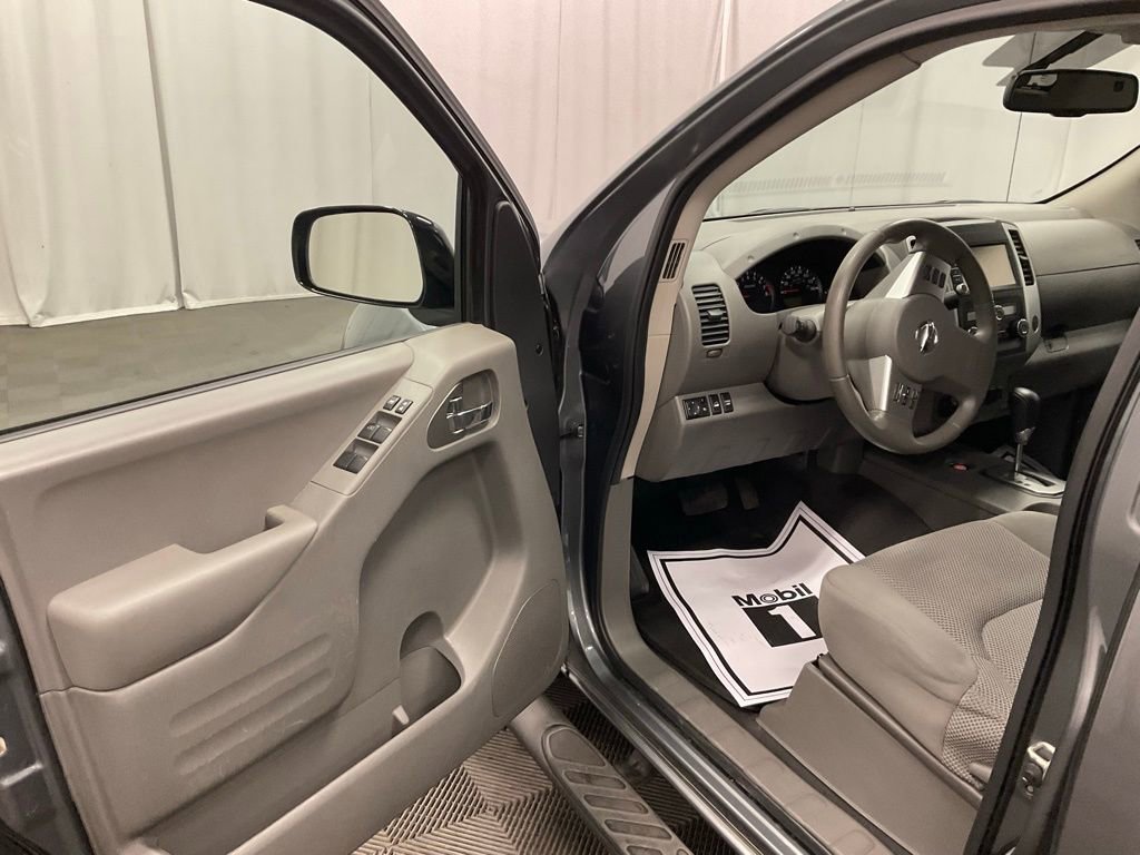 Used 2020 Nissan Frontier SV w/ Midnight Edition Floor Mats image 4