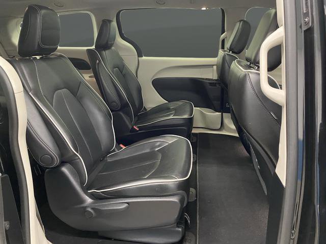 Used 2022 Chrysler Pacifica Limited FWD image 35