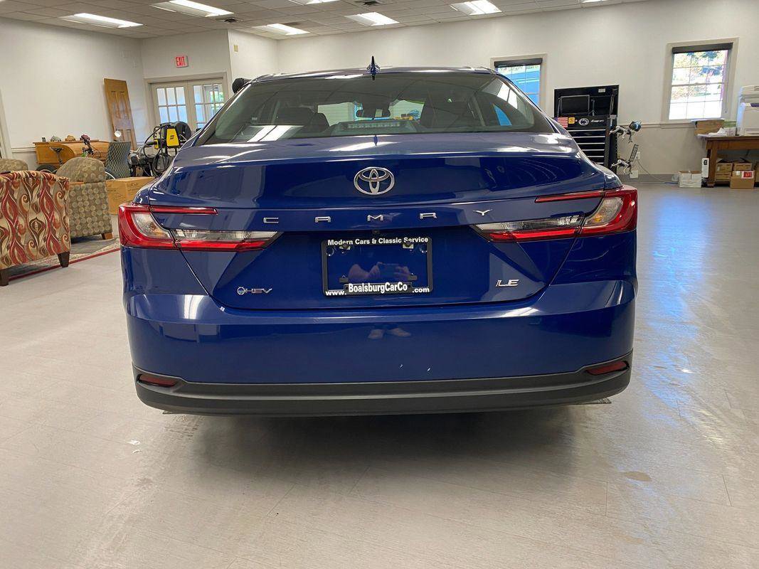 Used 2025 Toyota Camry LE image 5