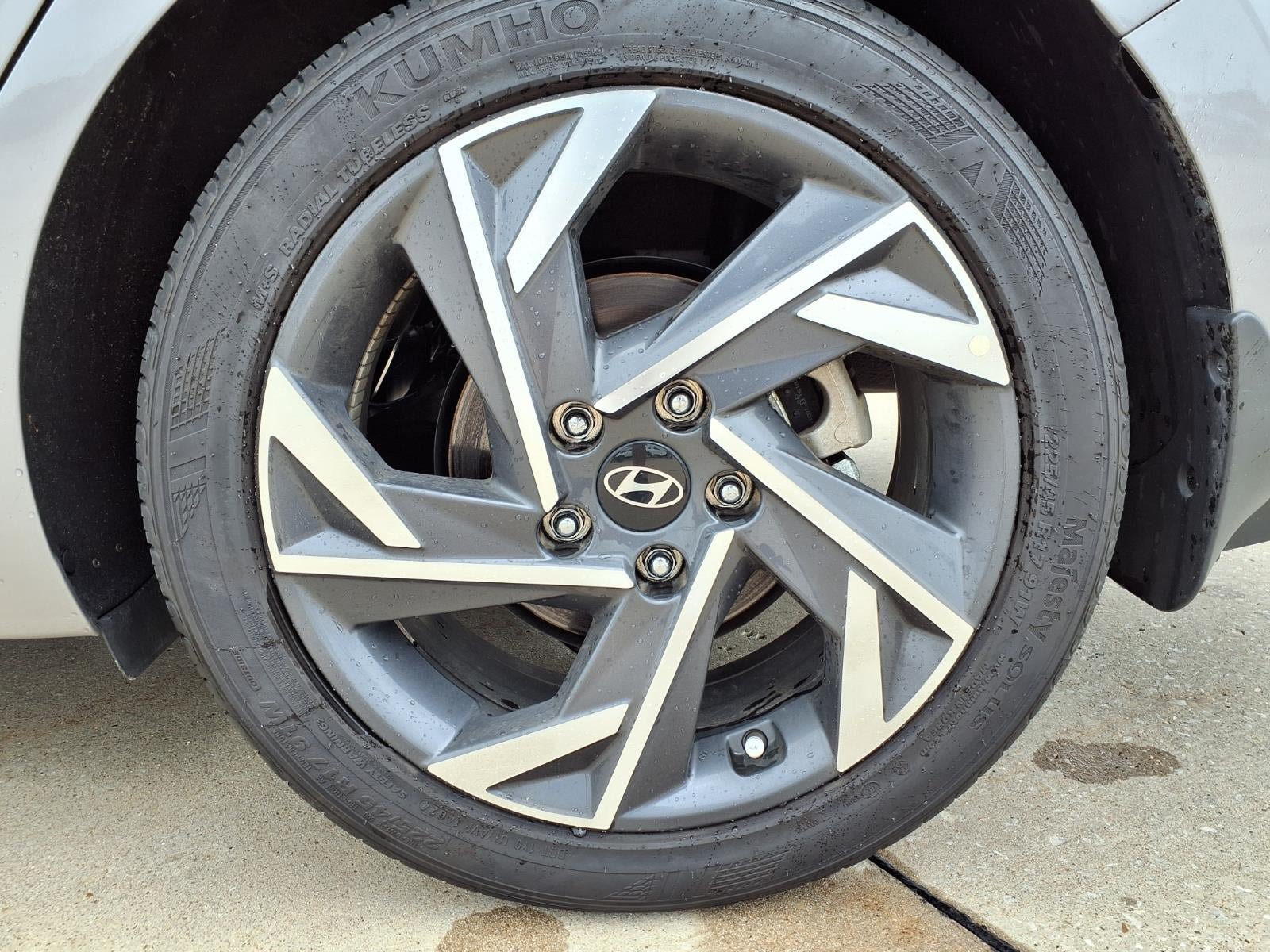 Used 2025 Hyundai Elantra Sport FWD image 29
