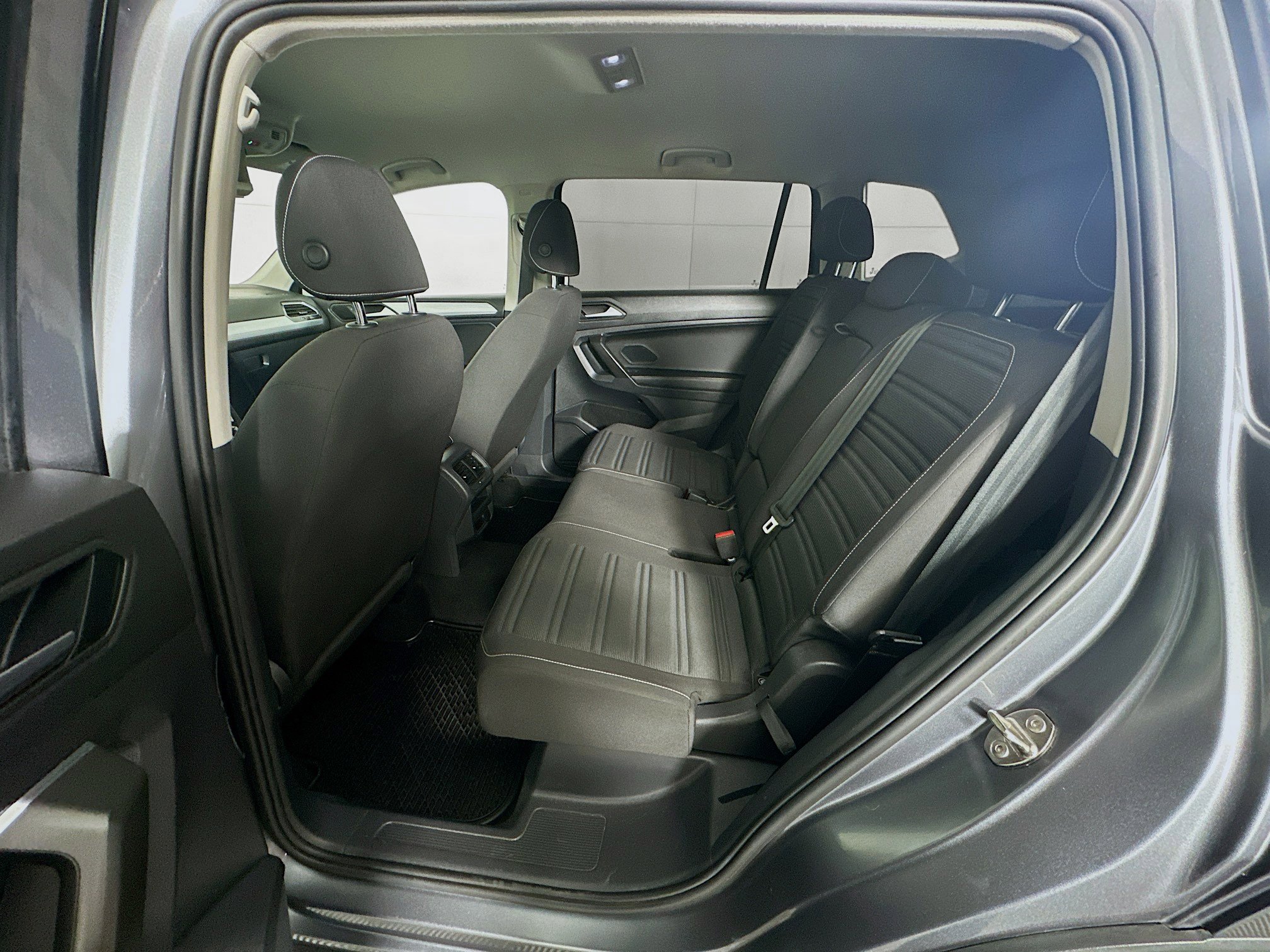 Used 2022 Volkswagen Tiguan S image 27