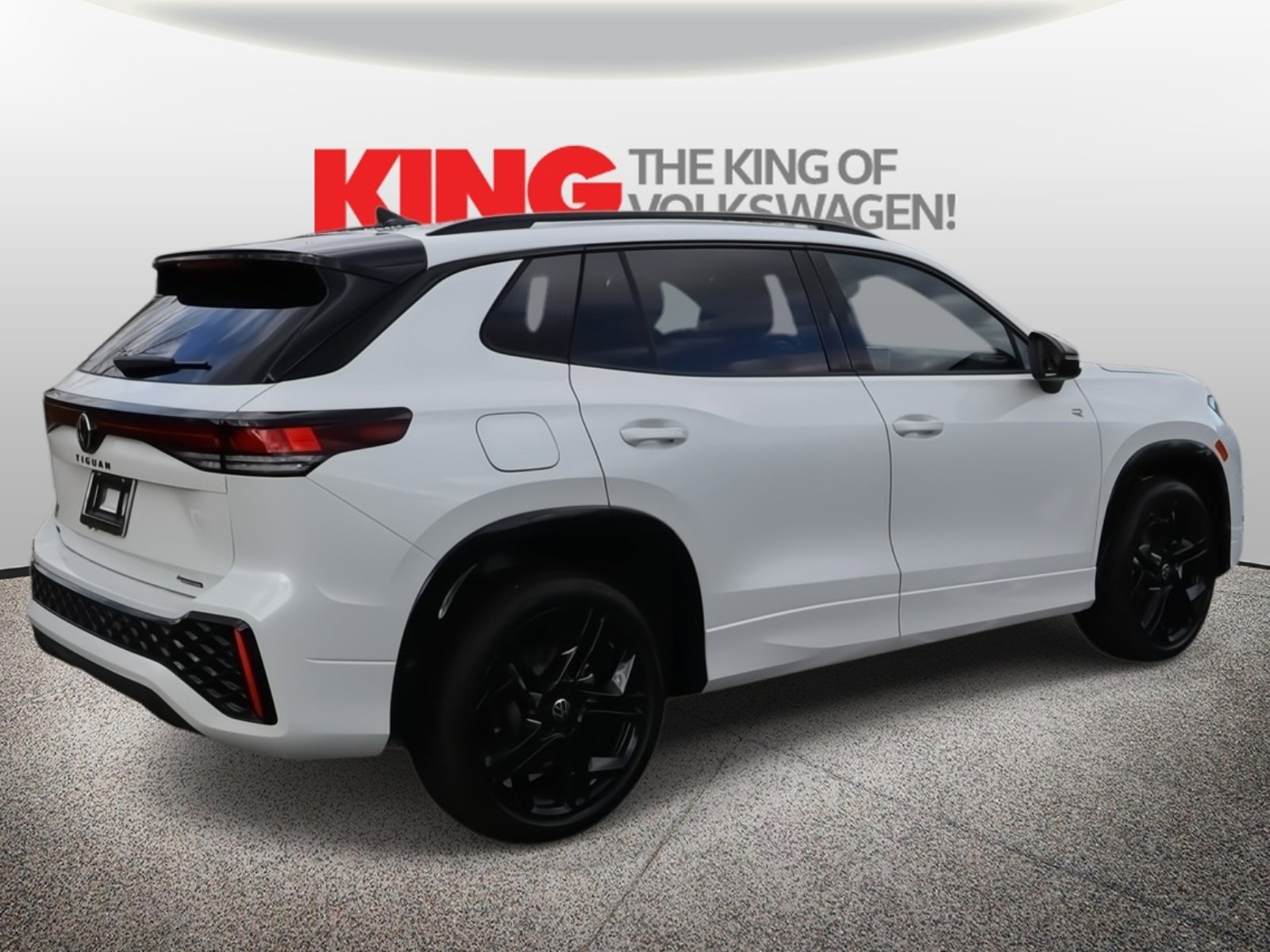 New 2026 Volkswagen Tiguan SE R-Line image 3