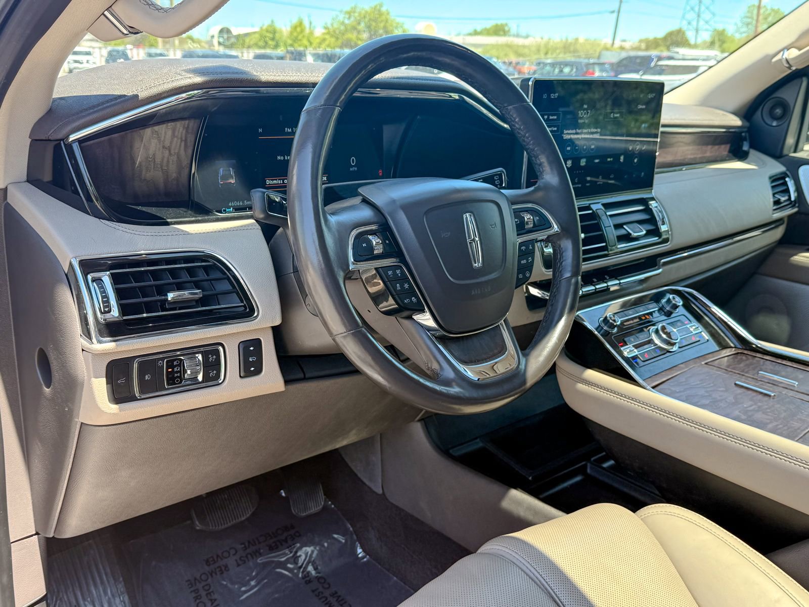 Used 2022 Lincoln Navigator Reserve AWD/4WD image 17