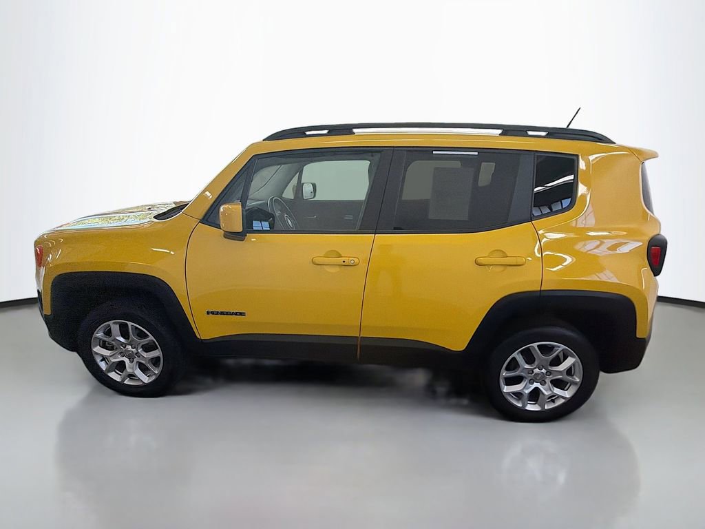Used 2017 Jeep Renegade Latitude image 4