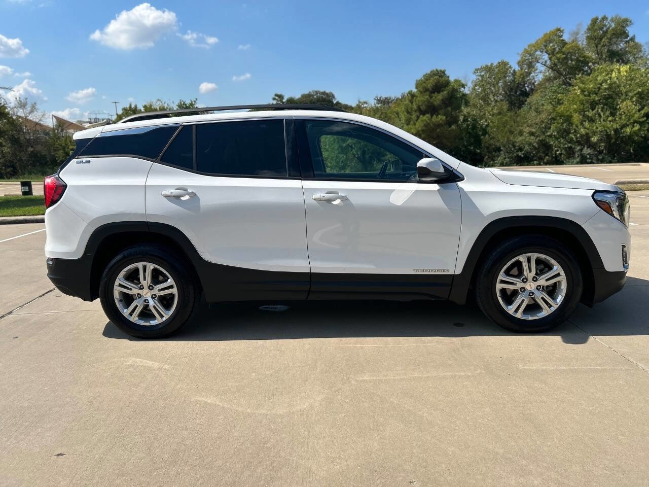 Used 2018 GMC Terrain SLE w/ Driver Convenience Package FWD image 5