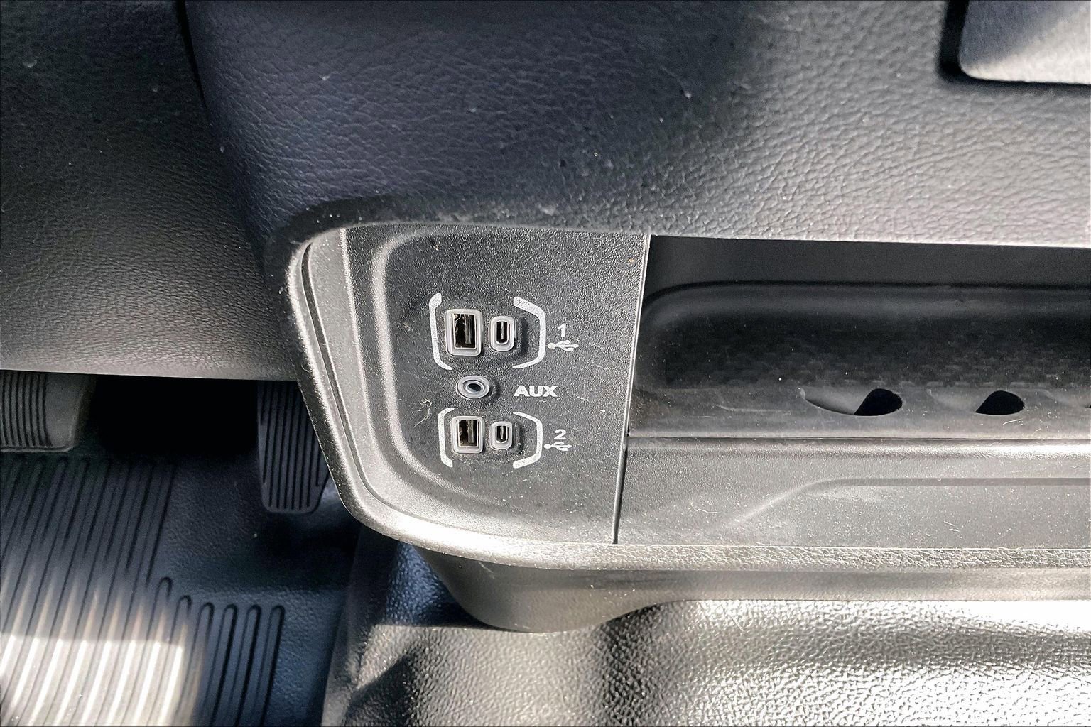 Used 2022 RAM 2500 Tradesman w/ Chrome Appearance Group image 17