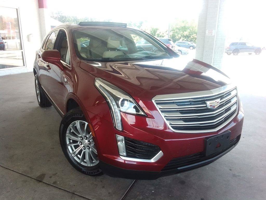 Used 2017 Cadillac XT5 Luxury w/ Driver Awareness Package FWD image 2