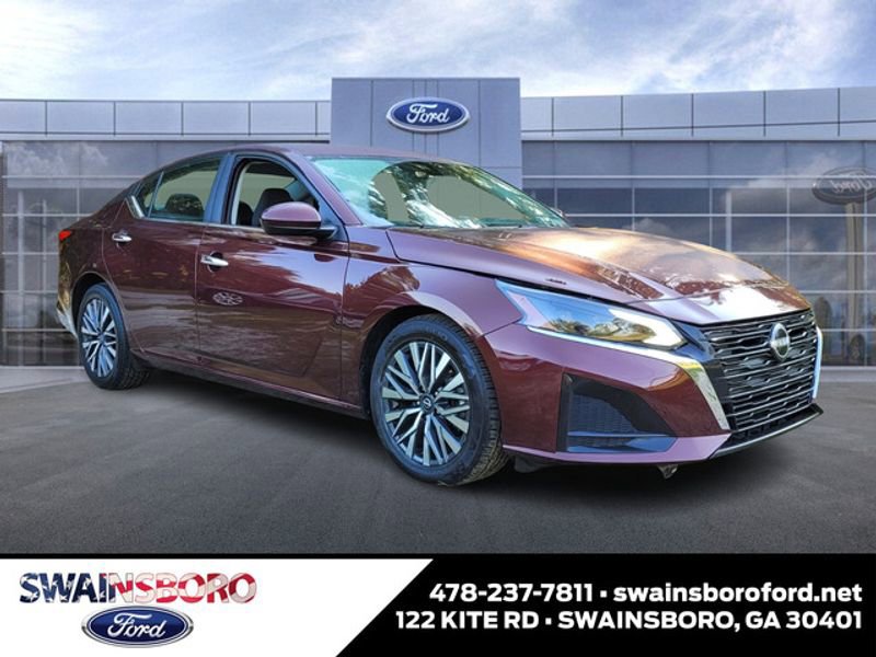 Used 2023 Nissan Altima 2.5 SV