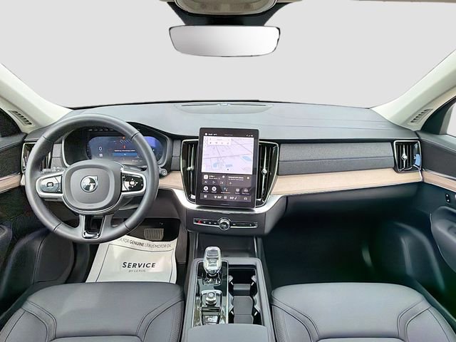 Used 2025 Volvo XC90 B5 Plus image 16