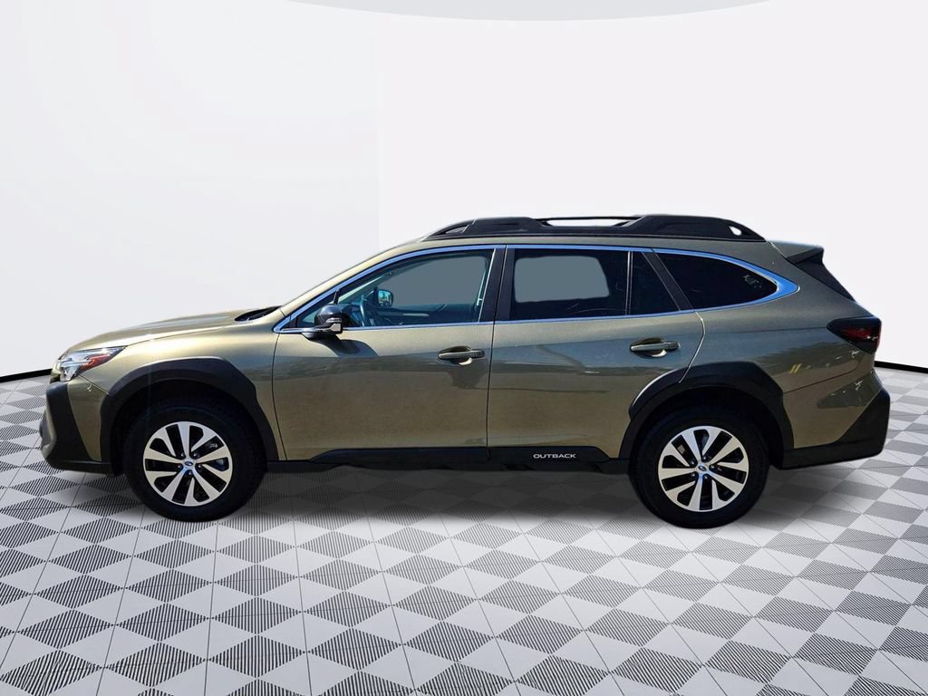 Used 2023 Subaru Outback Premium AWD/4WD image 3