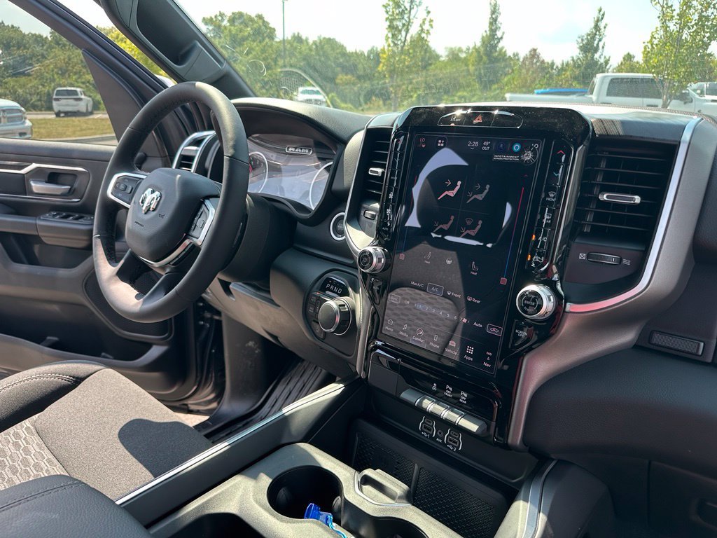 New 2026 RAM 1500 Big Horn AWD/4WD image 33