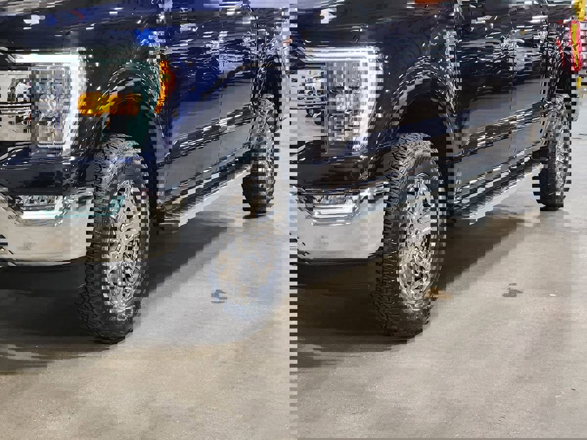 Used 2023 Ford F150 Lariat w/ Trailer Tow Package image 17