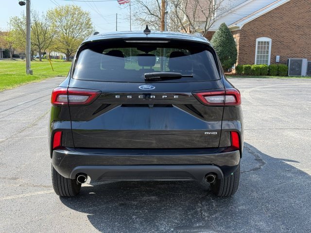Used 2023 Ford Escape ST-Line image 6
