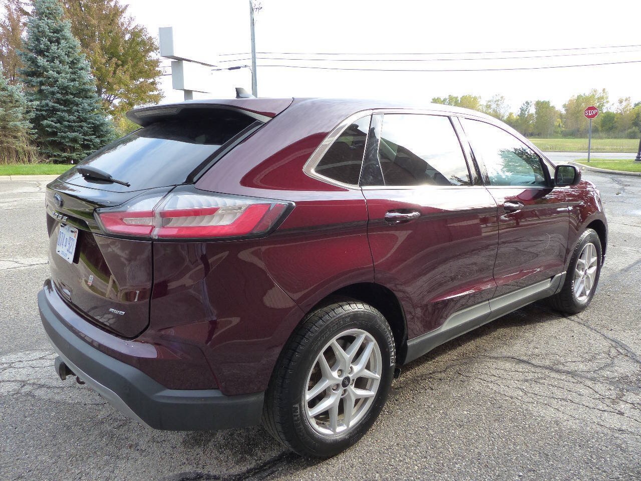 Used 2024 Ford Edge SEL w/ Convenience Package AWD/4WD image 11