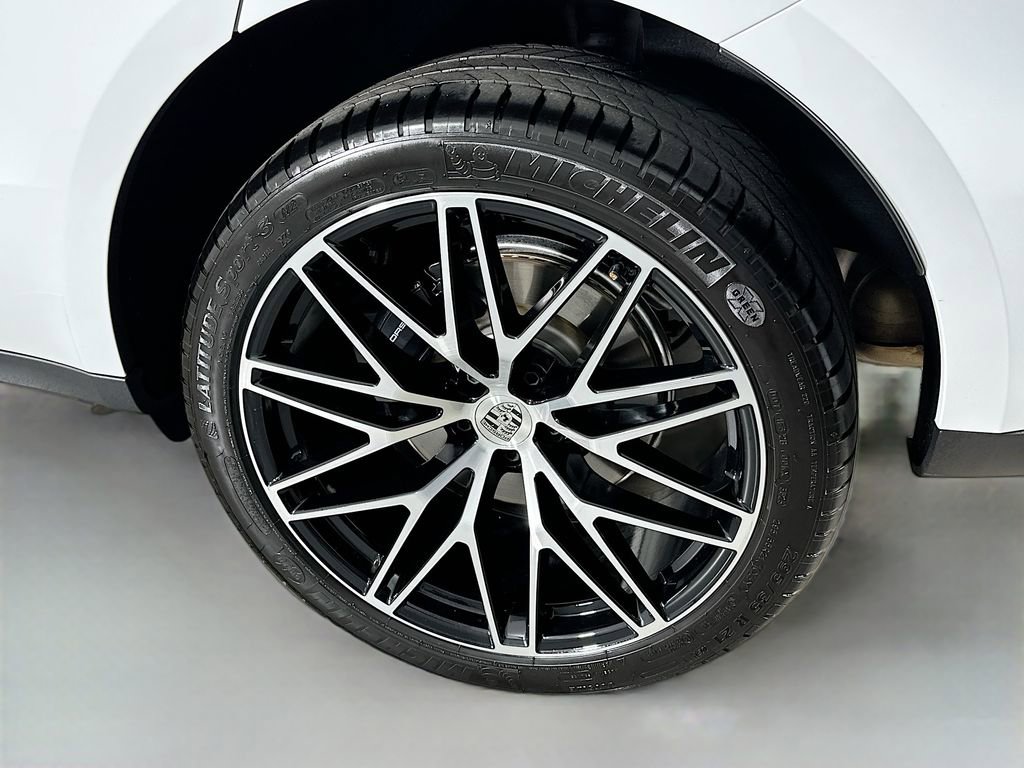 Certified 2026 Porsche Macan AWD/4WD image 34