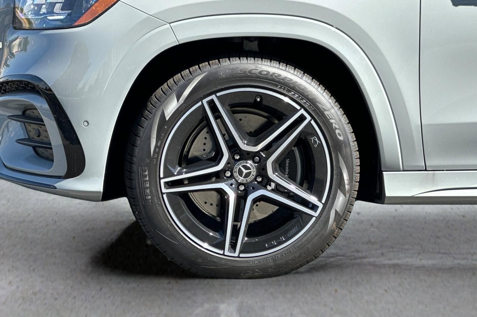 New 2024 Mercedes-Benz GLS 450 4MATIC image 33