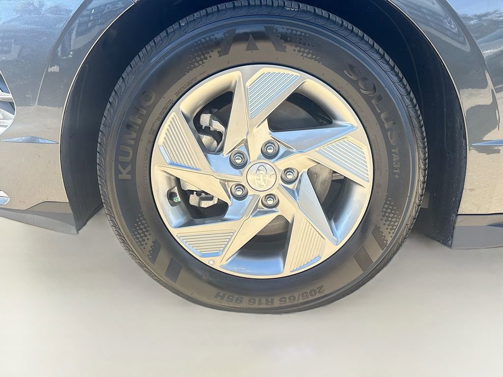 Certified 2025 Hyundai Sonata SE image 29