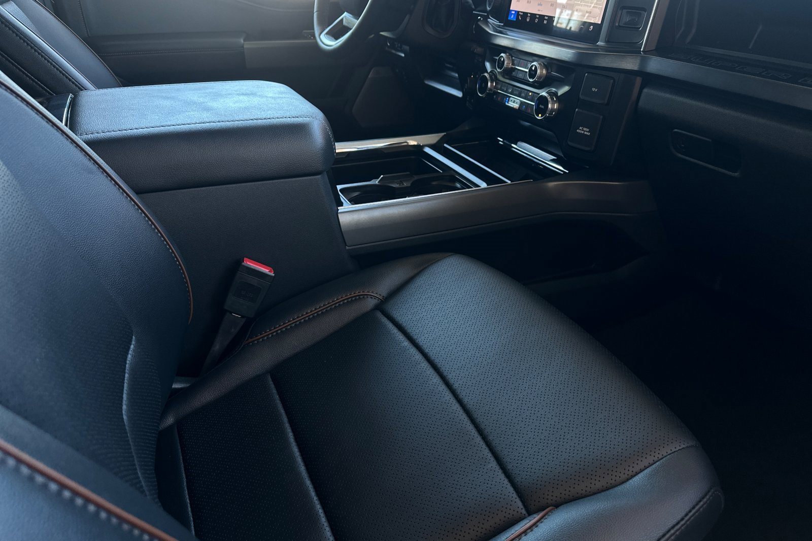 New 2025 Ford F250 Lariat w/ Lariat Ultimate Package image 15