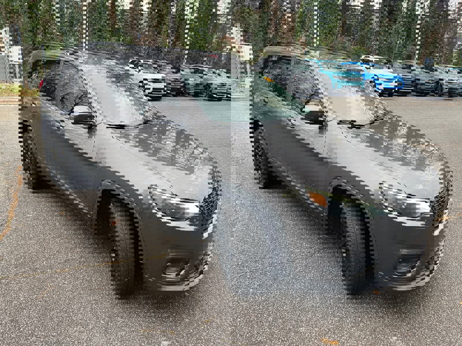 Used 2019 Jeep Cherokee Latitude Plus image 12