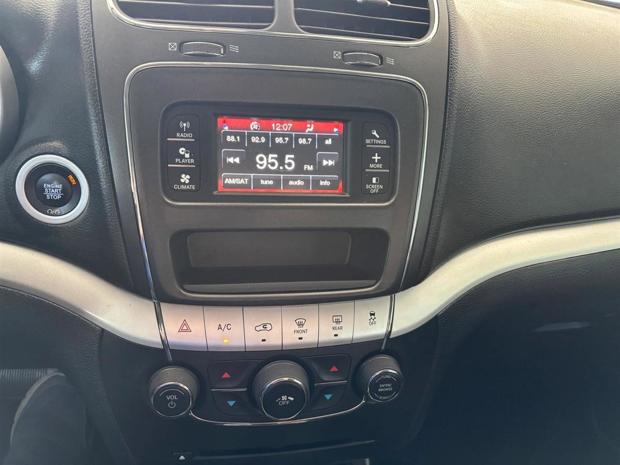 Used 2018 Dodge Journey SE w/ Popular Equipment Group FWD image 17