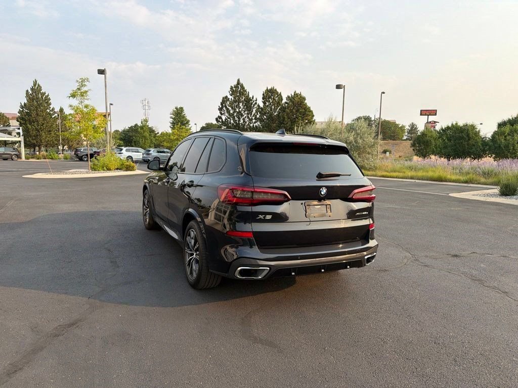 Used 2021 BMW X5 xDrive45e w/ M Sport Package AWD/4WD image 3