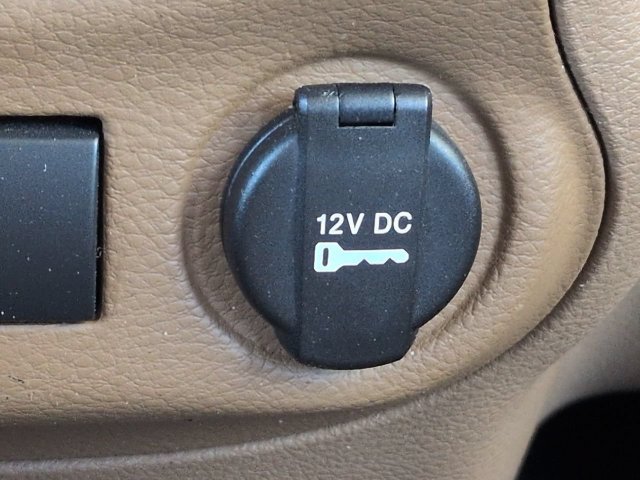 Used 2015 Jeep Wrangler Unlimited Rubicon AWD/4WD image 21