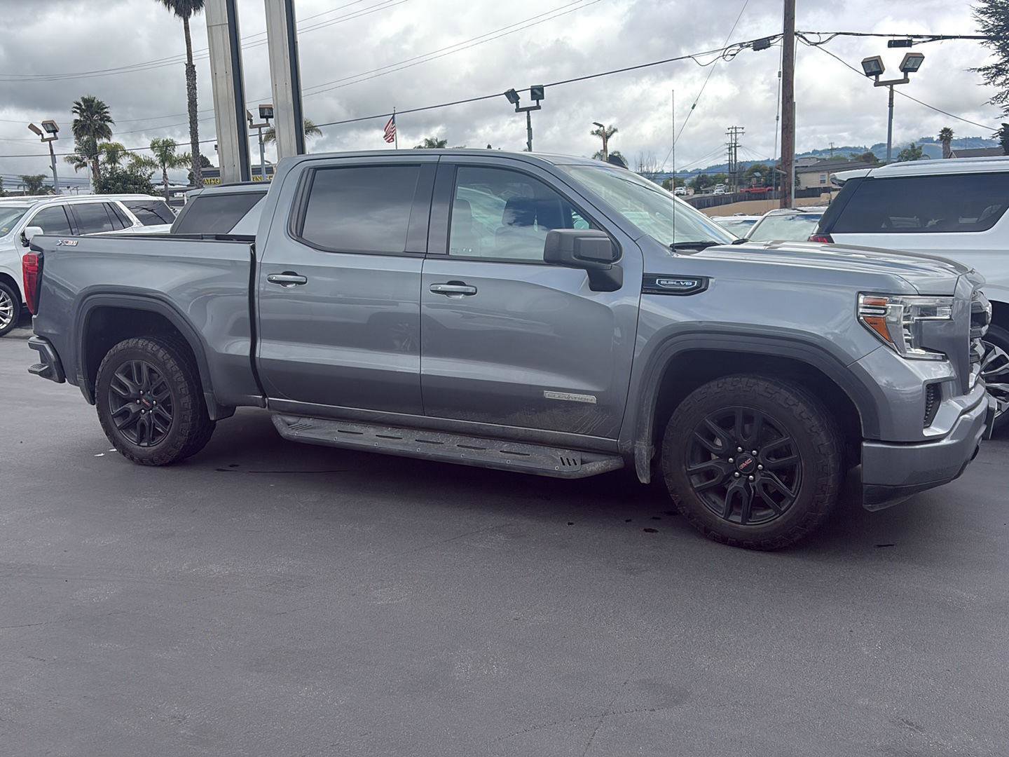 Used 2021 GMC Sierra 1500 Elevation w/ X31 Off-Road Package AWD/4WD image 2
