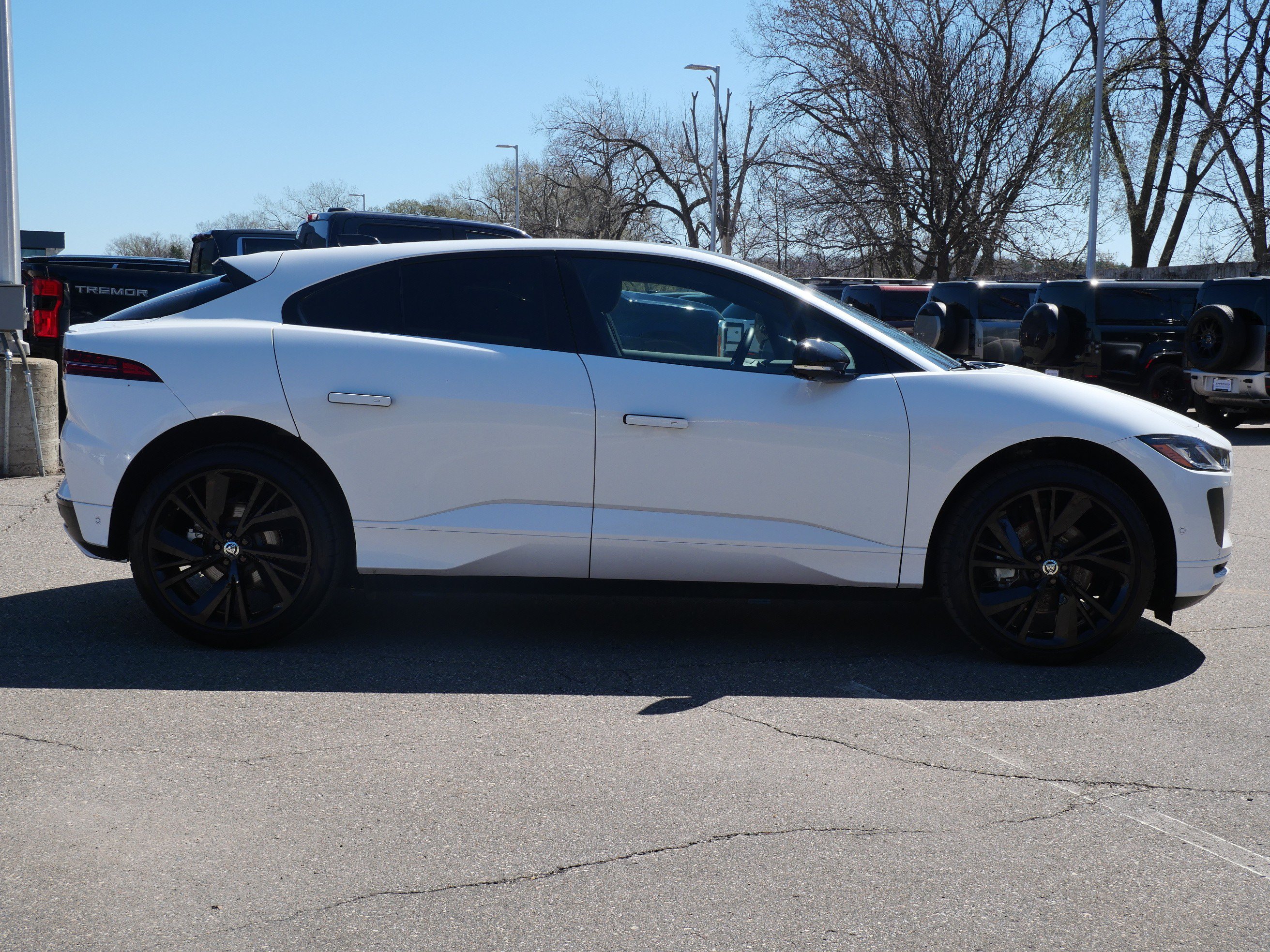 Certified 2024 Jaguar I-PACE R-Dynamic HSE AWD/4WD image 6