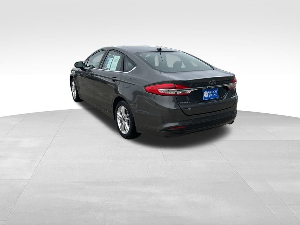 Used 2018 Ford Fusion SE w/ Fusion SE Technology Package image 6