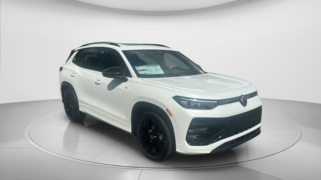 New 2026 Volkswagen Tiguan SE R-Line FWD image 3