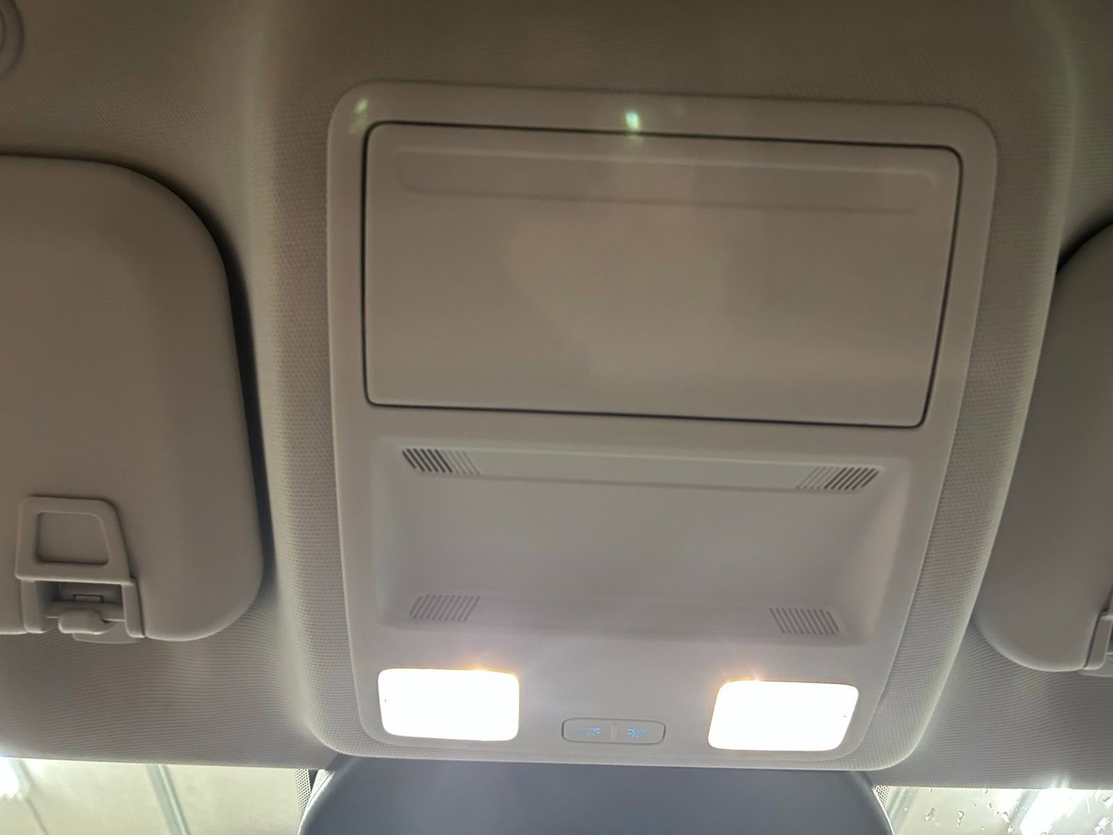 Used 2022 Ford Escape SE w/ SE Sport Appearance Package image 19