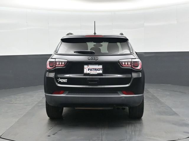 Used 2018 Jeep Compass Latitude FWD image 5