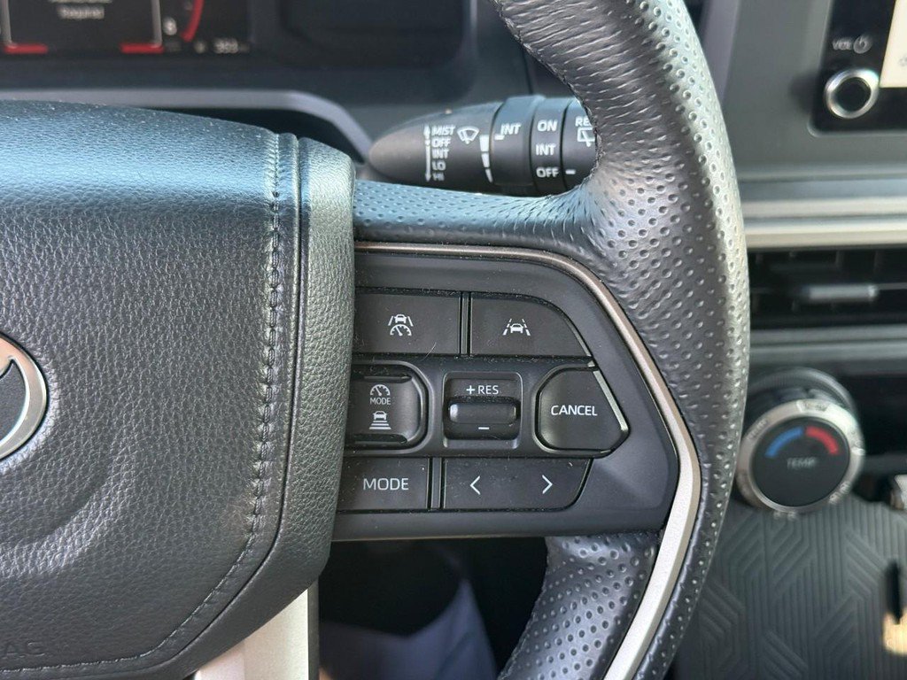 Used 2025 Toyota 4Runner SR5 AWD/4WD image 22